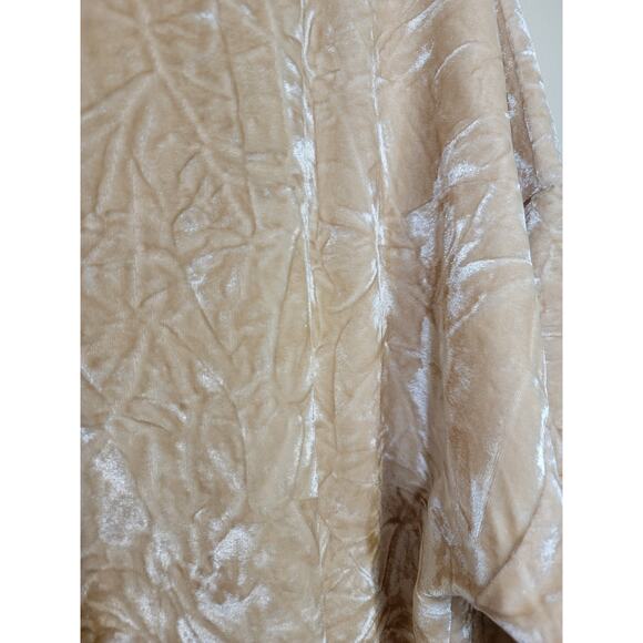 Umgee Crushed Velvet Top Champagne Puff Sleeve at Shoulder Size Large - Picture 5 of 7